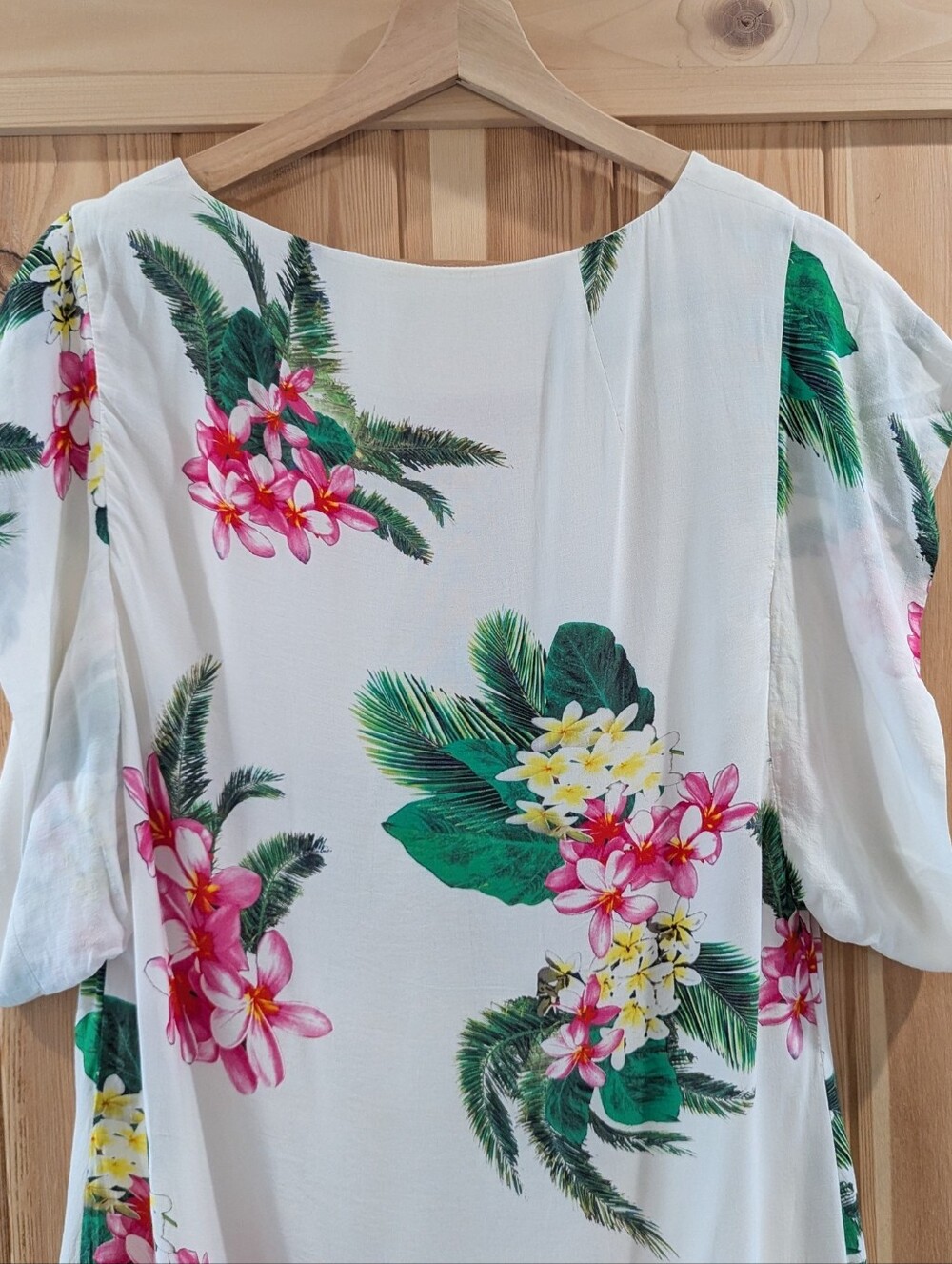 Country Road White Floral Tropical Swim Cover-Up - Picture 3 of 9